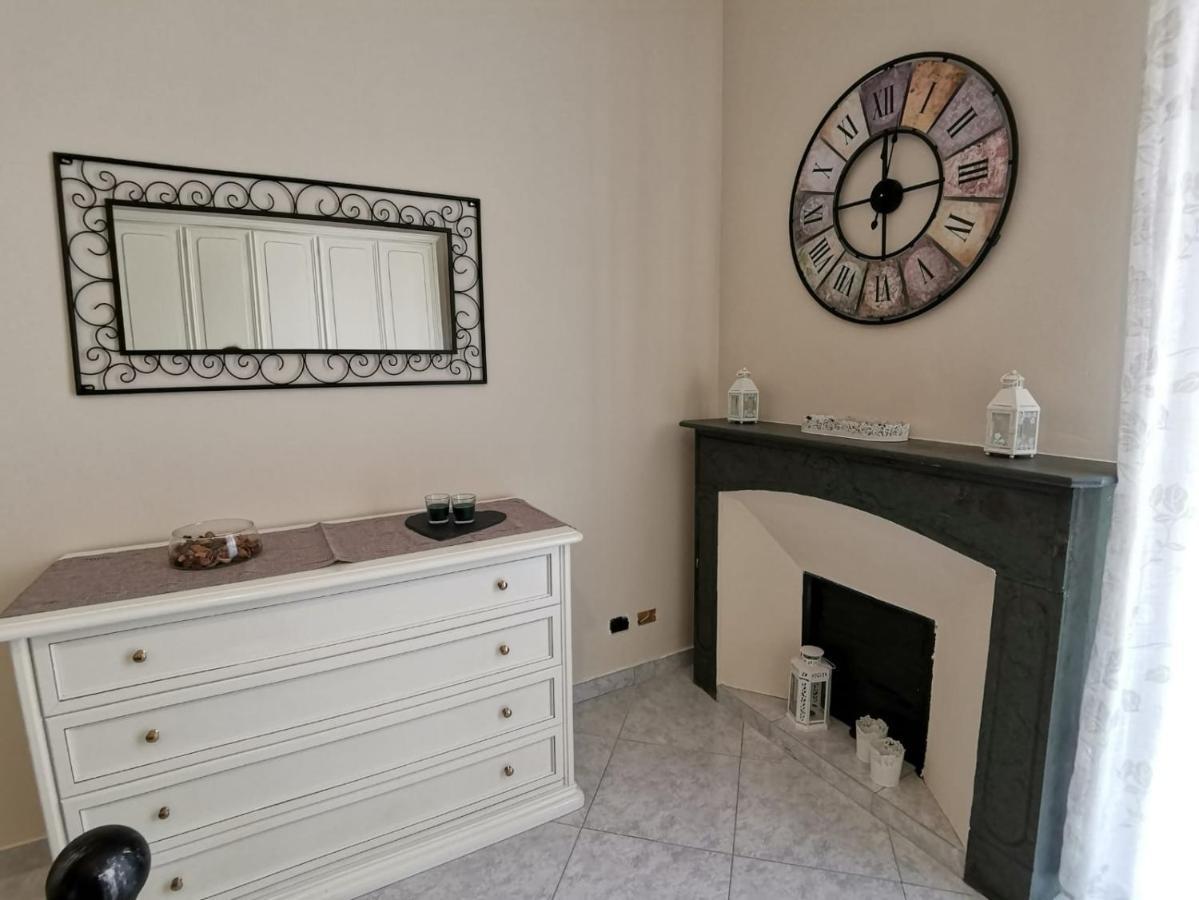 דירות ונטימיגליה Casa In Centro מראה חיצוני תמונה