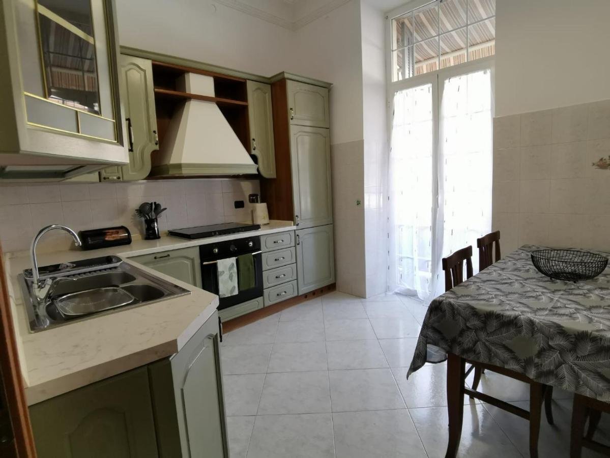 דירות ונטימיגליה Casa In Centro מראה חיצוני תמונה