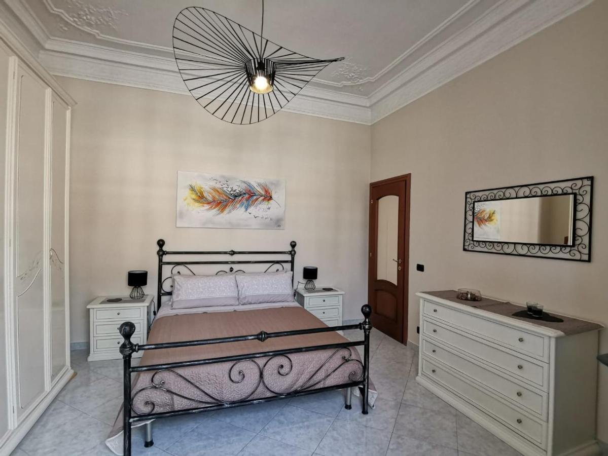 דירות ונטימיגליה Casa In Centro מראה חיצוני תמונה